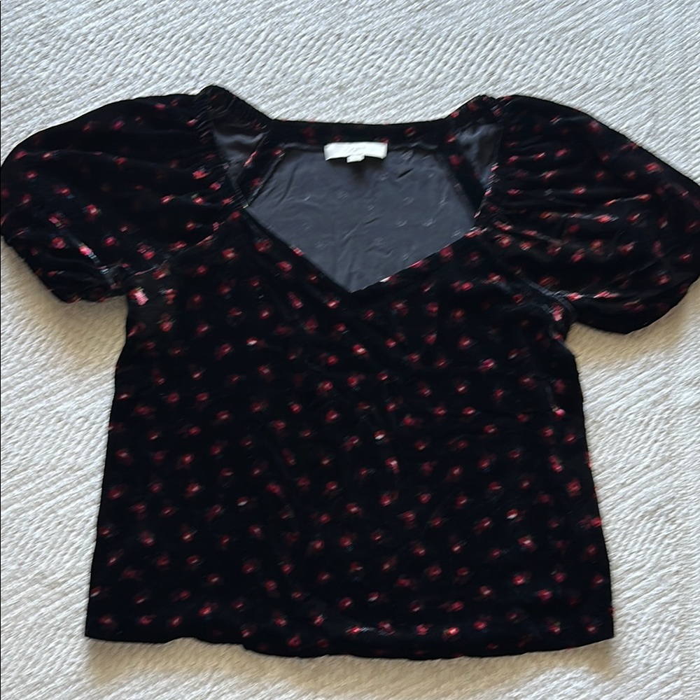 Loft Black and Red flowered velvet Women's Top szL